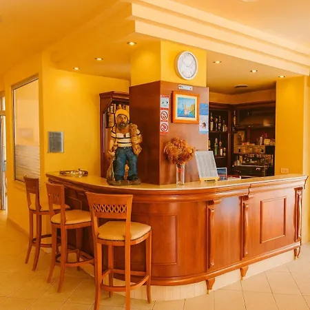 Neptun Hotel Gradac (Split-Dalmatia)