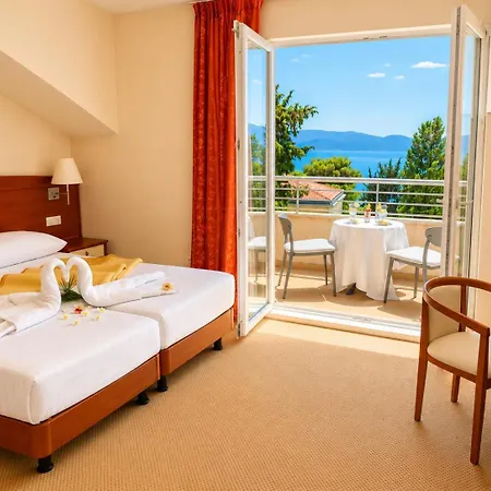 Neptun Hotell 4*