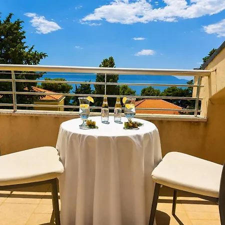Neptun Hotell 4*