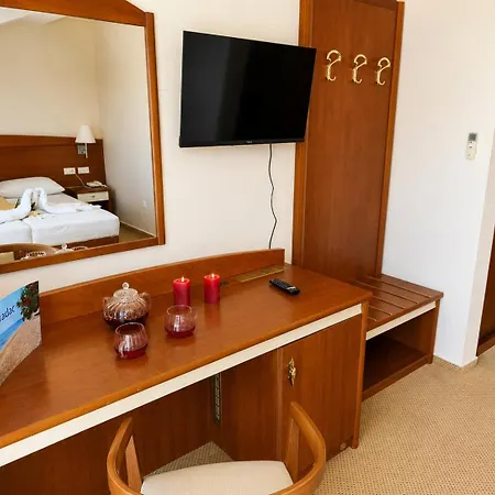 Neptun 4*